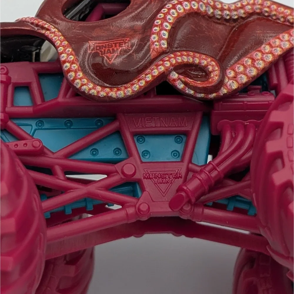 Monster Jam Octon8er Octopus Monster Truck 1:64 Diecast Crazy Creatures Wheels